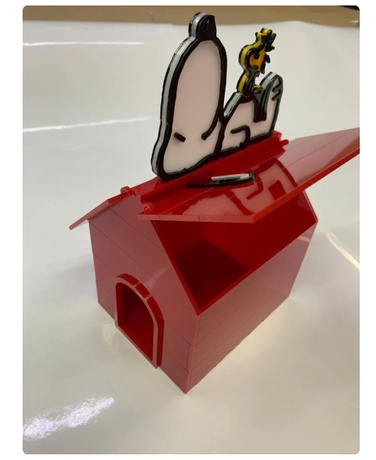 Vector casa de Snoopy caja para Corte Láser