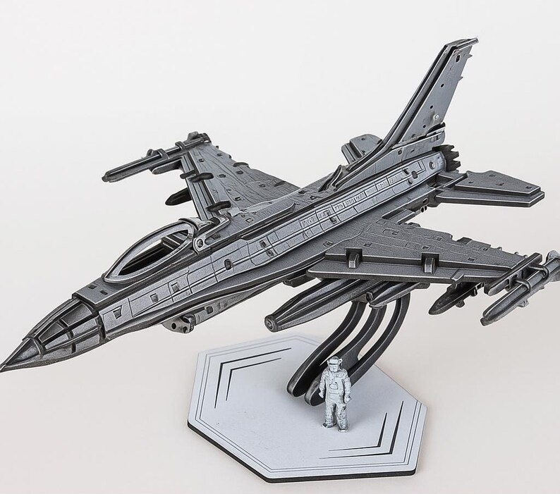Modelo de Avión de Combate 3D en Capas + instrucciones para Corte Láser