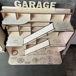 Garaje Modular para Autos a Escala – Diseño Láser Funcional y Personalizable