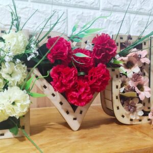 Letrero LOVE 3D con Flores Decorativas para Corte Láser