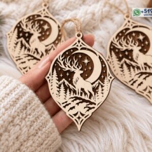 Adorno Navideño de Ciervo en Bosque con Luna – Diseño Colgante