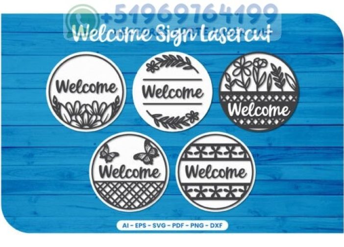 Letrero de bienvenida con flores y mariposas