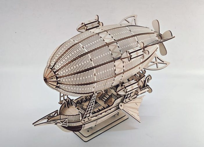 Maqueta de dirigble steampunk DIY