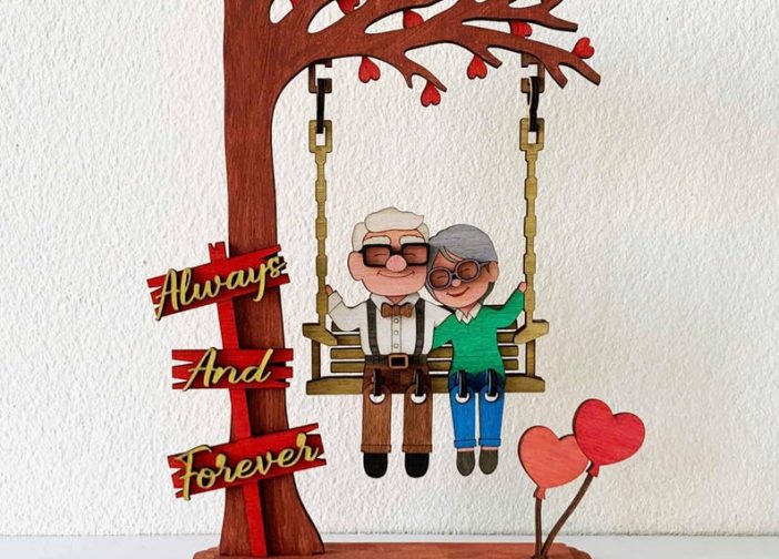 Pareja en columpio 3D de Up